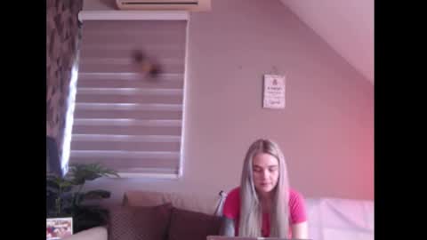 A girl online show from February 27, 2026, 8:14 am