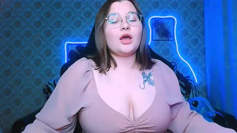 dreamforyoue2 online show from October 1, 2025, 7:20 pm