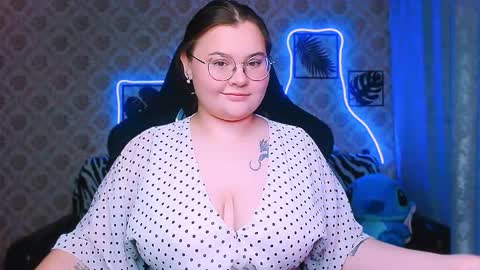 dreamforyoue2 online show from November 8, 2025, 8:07 pm