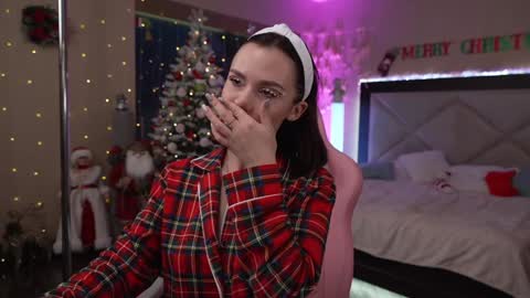 Snapshot of dreamgogo chatting on December 26, 2024, 1:18 am Sarah online show from December 26, 2024, 1:18 am