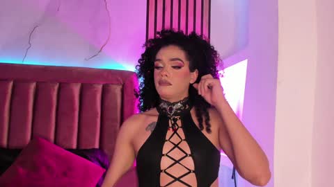 Snapshot of dreammatell_ chatting on December 15, 2024, 10:07 am Dream Matell online show from December 15, 2024, 10:07 am