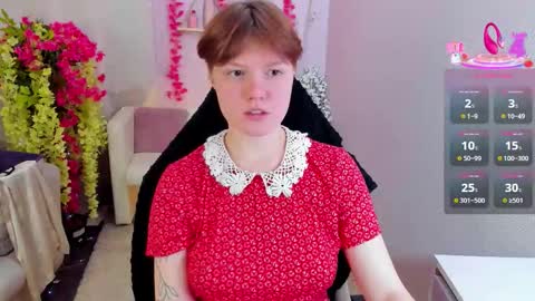 Luna online show from September 25, 2025, 8:45 pm