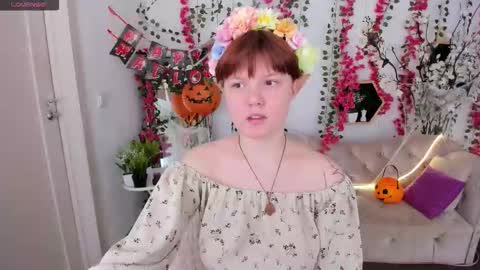 Luna online show from October 24, 2025, 8:27 pm