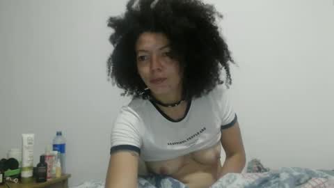 DreamyLatina online show from September 19, 2025, 11:05 pm