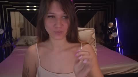 Lina online show from December 4, 2024, 7:39 am