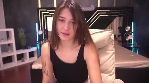 Lina online show from December 6, 2024, 7:21 am