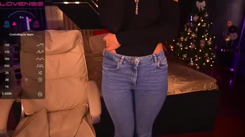 Lina online show from December 12, 2024, 7:41 am