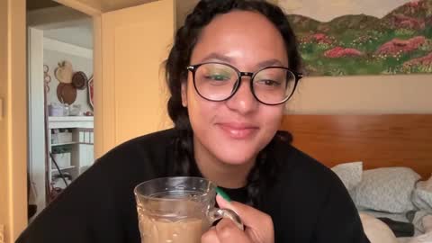 RIRI OR DREAMY online show from December 22, 2024, 4:48 pm