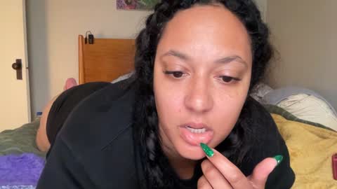 RIRI OR DREAMY online show from December 22, 2024, 7:52 pm