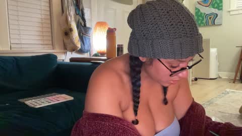 RIRI OR DREAMY online show from January 26, 2025, 2:35 am