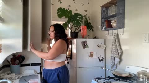 RIRI OR DREAMY online show from February 1, 2025, 9:19 pm