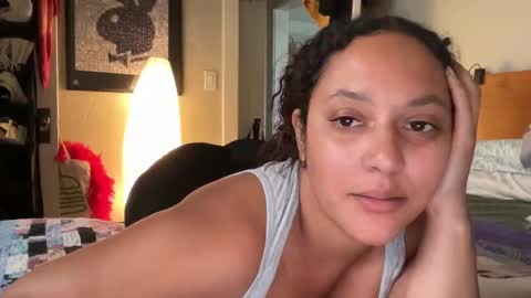 RIRI OR DREAMY online show from February 12, 2025, 9:01 pm