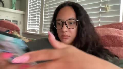 RIRI OR DREAMY online show from September 11, 2025, 3:23 pm