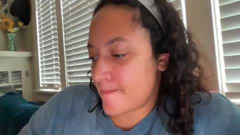 RIRI OR DREAMY online show from September 20, 2025, 3:35 pm