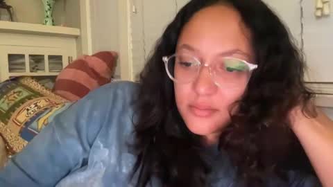 RIRI OR DREAMY online show from October 5, 2025, 3:27 am