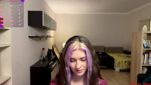 Dia online show from April 15, 2026, 1:18 pm