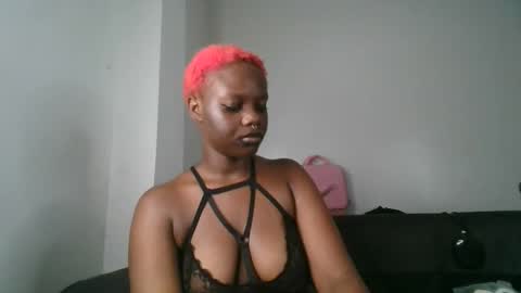 Snapshot of drip_doll chatting on October 27, 2025, 5:39 pm Drip Doll online show from October 27, 2025, 5:39 pm