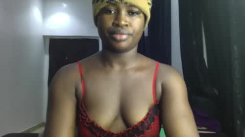 dripping_luna online show from December 31, 2024, 6:02 pm