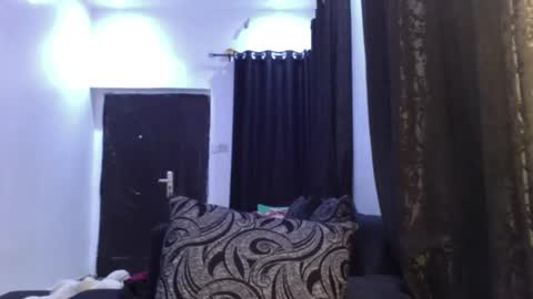 dripping_luna online show from February 1, 2025, 2:26 am