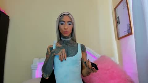 drippyorlove online show from February 20, 2025, 2:02 pm