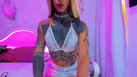 drippyorlove online show from September 25, 2025, 10:02 pm