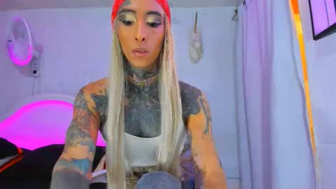 drippyorlove online show from October 19, 2025, 6:19 pm