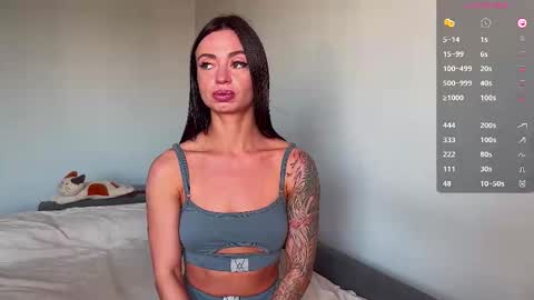 Bella online show from September 28, 2025, 2:28 am