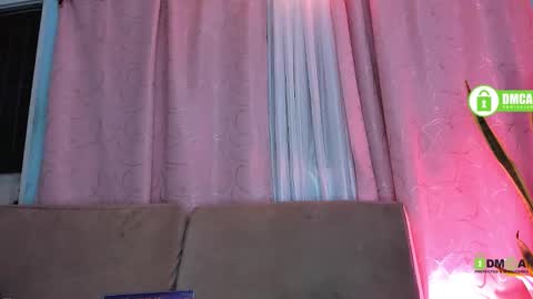 duamilktits online show from November 24, 2025, 8:36 am