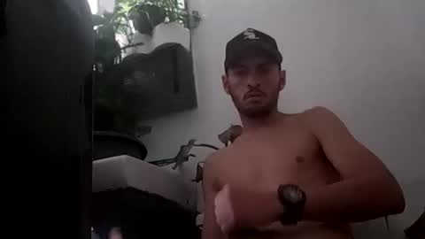 duane_trill013 online show from February 11, 2026, 10:37 pm