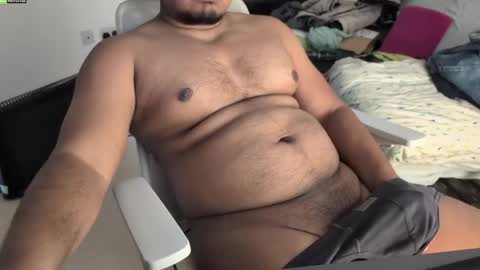 dude31517 online show from April 2, 2026, 2:04 pm