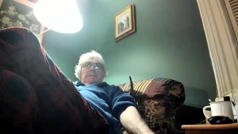 Snapshot of dug38 chatting on April 18, 2026, 3:10 am Doug online show from April 18, 2026, 3:10 am