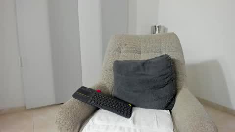 Snapshot of dulce1_ chatting on April 17, 2026, 9:23 am Dulce online show from April 17, 2026, 9:23 am