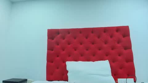  Dulce Candy  online show from September 19, 2025, 1:56 pm