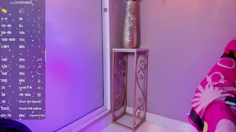 dulce__fiore07 online show from September 16, 2025, 12:28 pm