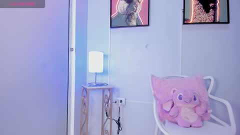 dulce__fiore07 online show from February 24, 2026, 12:14 pm