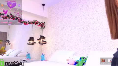 dulce_isabel_ online show from March 28, 2026, 3:06 am