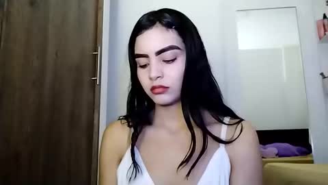 Snapshot of dulce_lucero chatting on October 11, 2025, 7:34 pm dulce_lucero online show from October 11, 2025, 7:34 pm