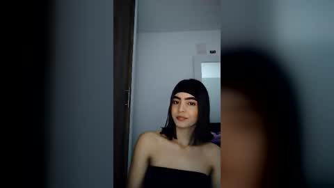 Snapshot of dulce_lucero chatting on June 22, 2026, 2:25 pm dulce_lucero online show from June 22, 2026, 2:25 pm