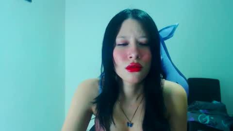 dulce_mauren online show from November 30, 2025, 6:28 am