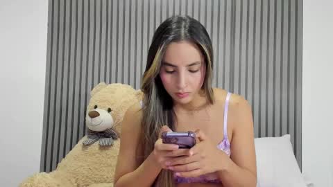 Snapshot of dulce_roberts_ chatting on March 5, 2025, 1:50 pm Dulce online show from March 5, 2025, 1:50 pm