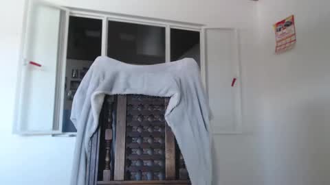 dulceisabellax online show from January 22, 2025, 5:17 pm