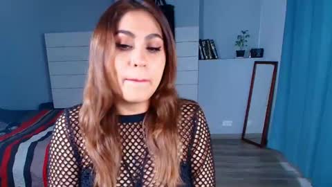 JannyDow online show from November 4, 2025, 3:11 pm