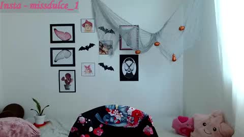 Dulce online show from October 29, 2025, 9:38 pm