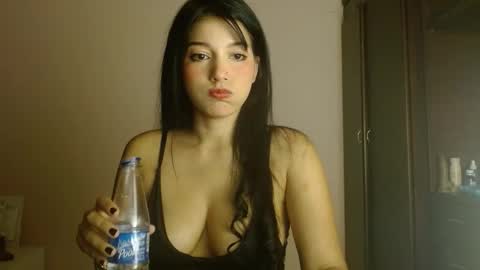 dulcepicante_1 online show from November 4, 2025, 8:13 am