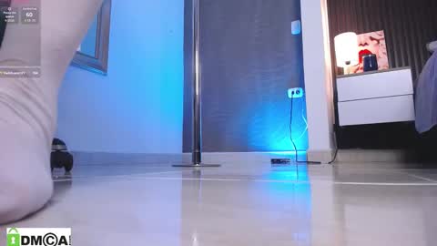 Snapshot of dulcerose01 chatting on September 25, 2025, 11:08 pm Dulce Rose online show from September 25, 2025, 11:08 pm