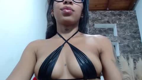 dulcetaylorss online show from February 11, 2025, 7:48 pm