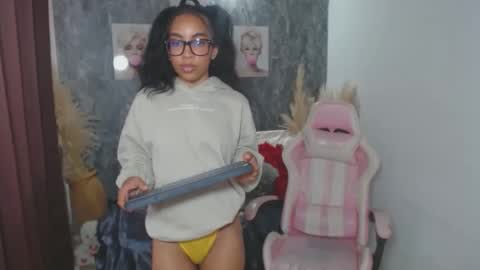 dulcetaylorss online show from February 27, 2025, 4:10 pm