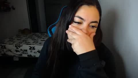 Nicole   online show from October 10, 2025, 1:48 am