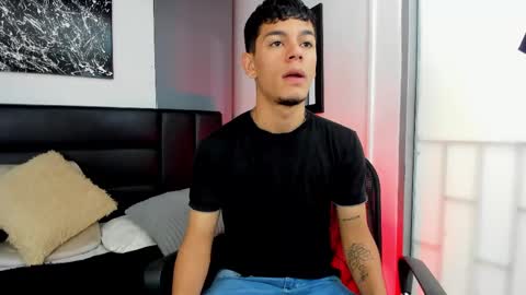 Snapshot of duolust chatting on September 27, 2025, 12:21 pm Thomas and Noah online show from September 27, 2025, 12:21 pm