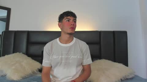 Snapshot of duolust chatting on April 21, 2026, 7:28 pm Thomas and Noah online show from April 21, 2026, 7:28 pm